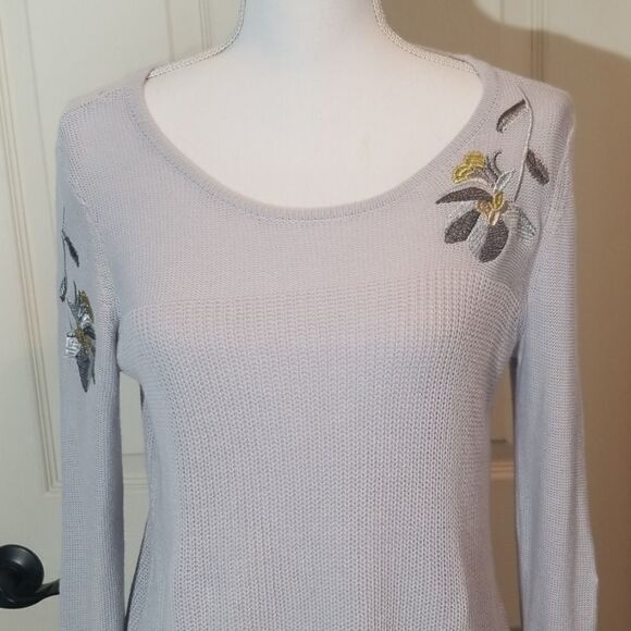 💸 3/12$-St John's Bay, floral knit bell sleeve sweater - Picture 4 of 8